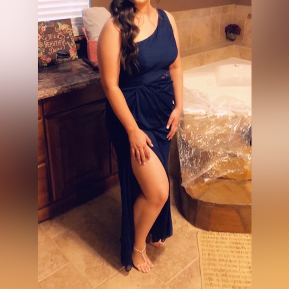 Elegant Navy Blue One-Shoulder Dress - Picture 2 of 5